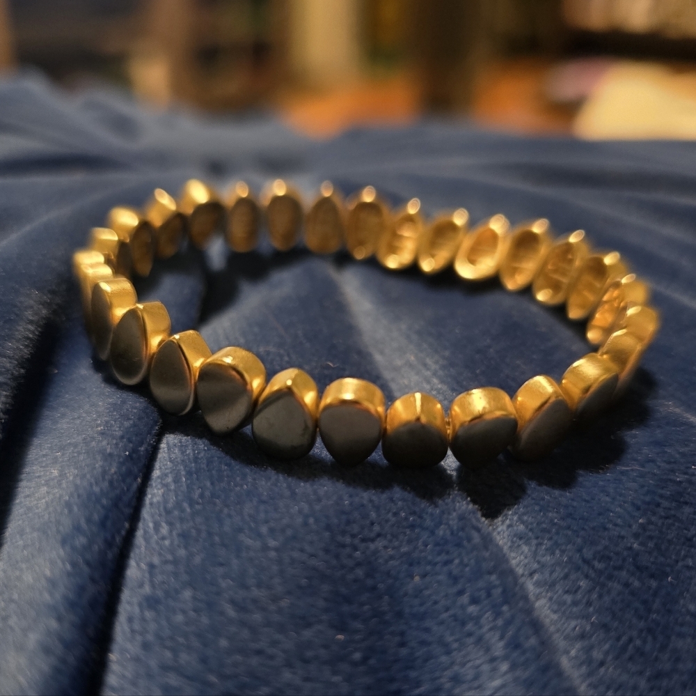 Vintage Gold Teardrop Stretch Bracelet